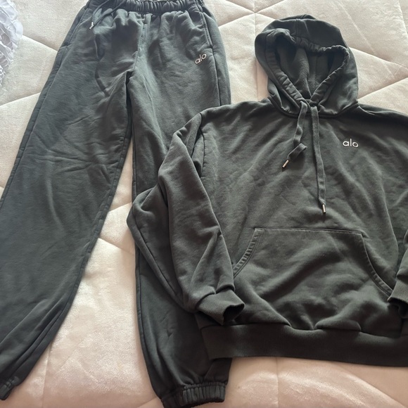 ALO Yoga Accolade Hoodie + Joggers Set size XS Olive Green Gym Run Lounge - Picture 2 of 3